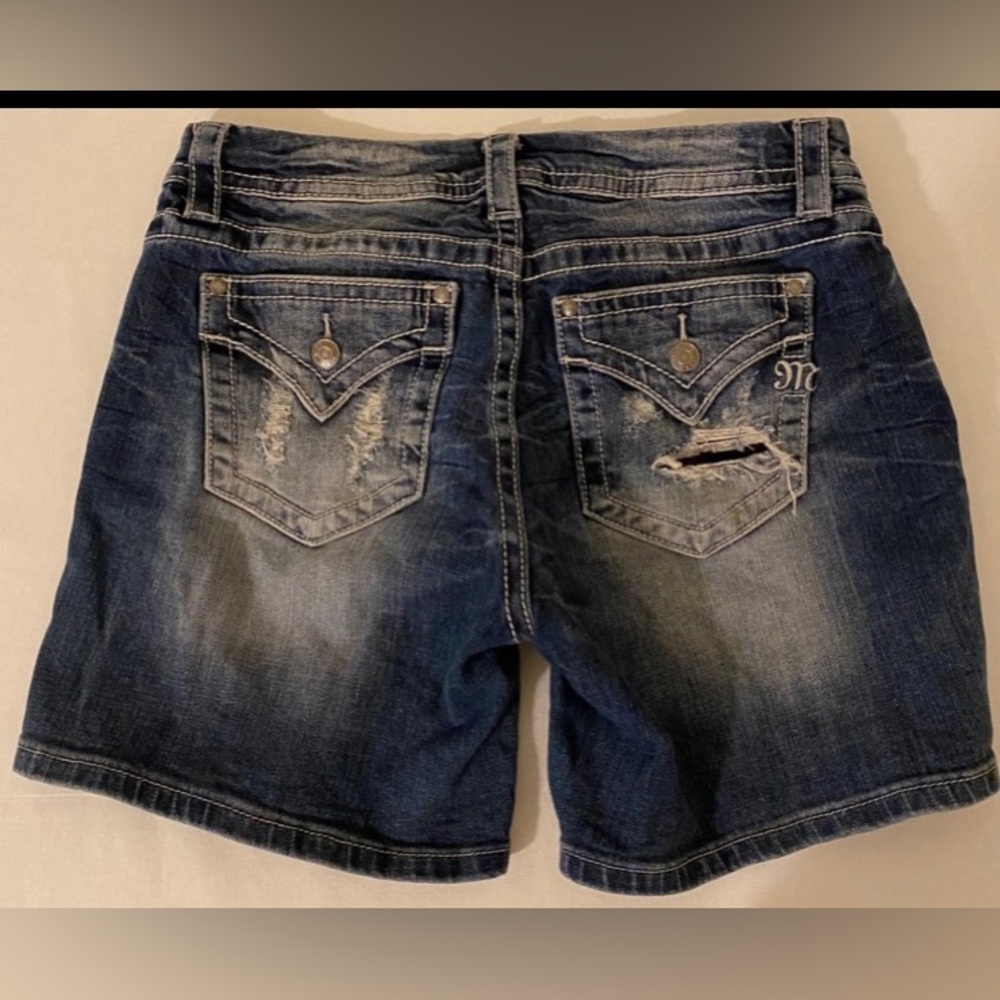 Miss Me Mid-Rise Easy Short Size 28